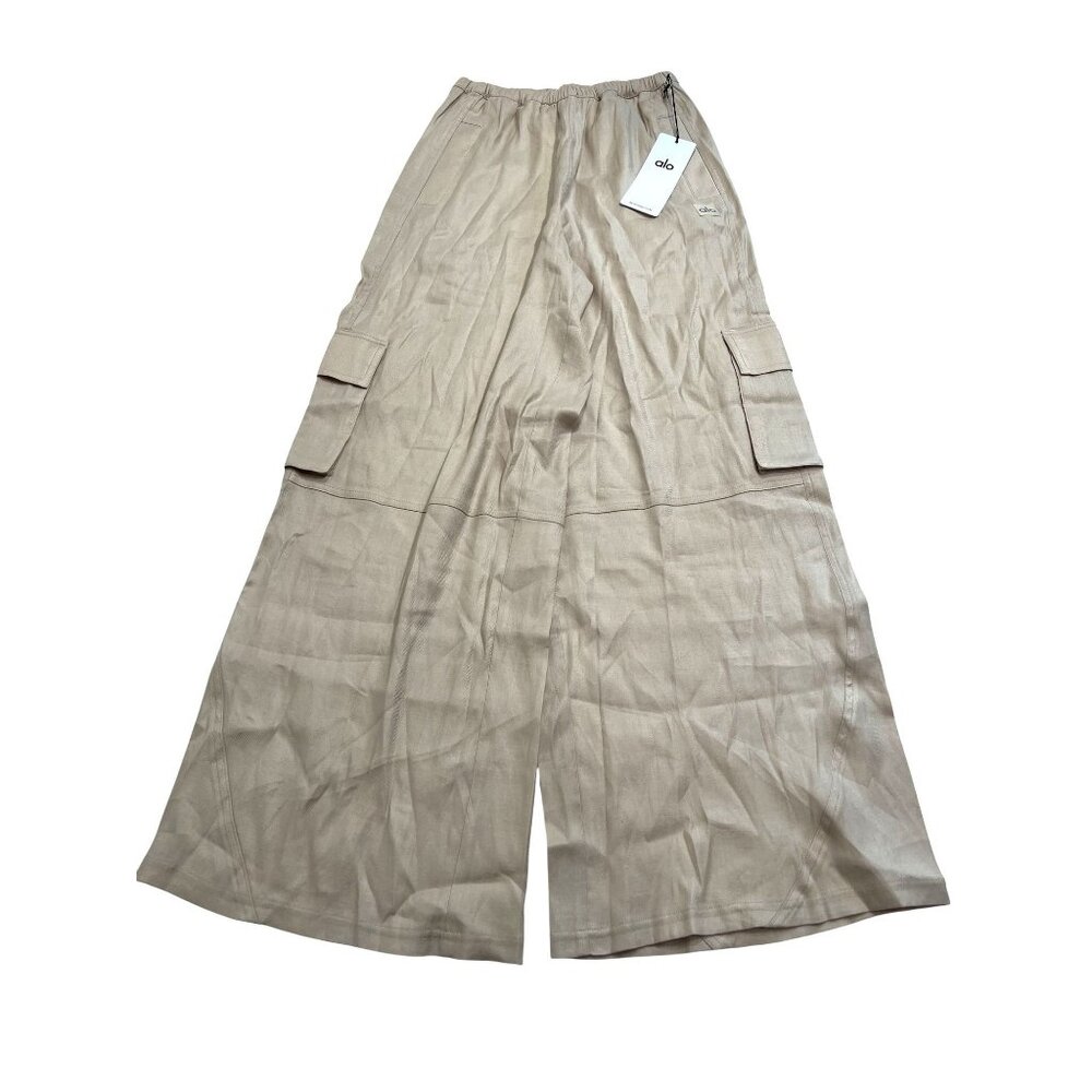 ALO Yoga Wide Leg Cargo Pants in Beige
